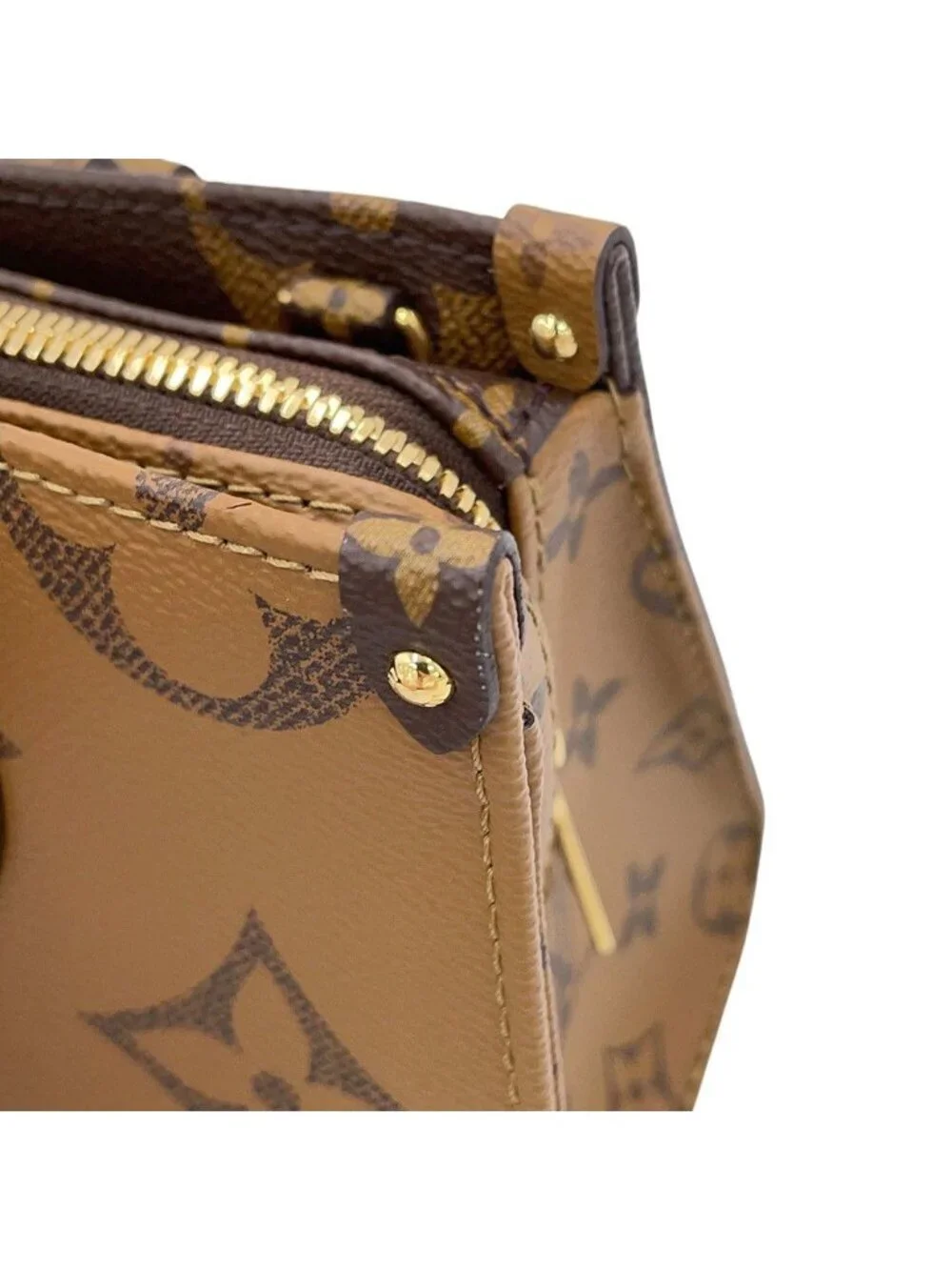 Louis Vuitton Monogram Reverse Giant On The Go East West Chain Tote Bag